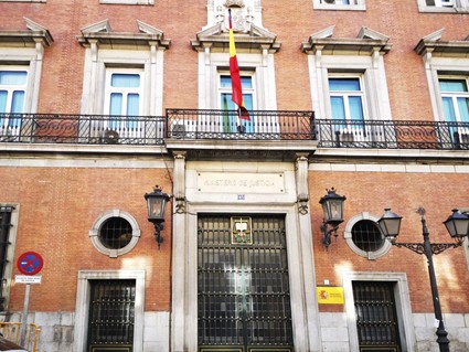 Impulso institucional a la regulación de la Criminología en España