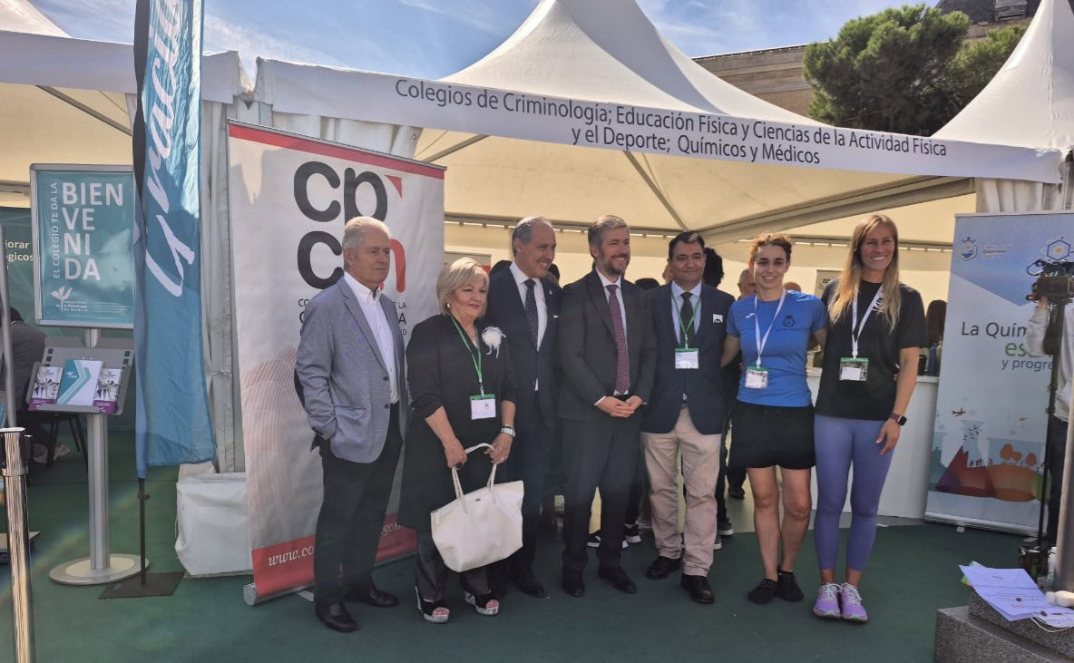carmen-balfagon-dia-de-las-profesiones carmen balfagon dia de las profesiones El Colegio de Criminología llena su carpa en el Día de las Profesiones con cientos de estudiantes interesados