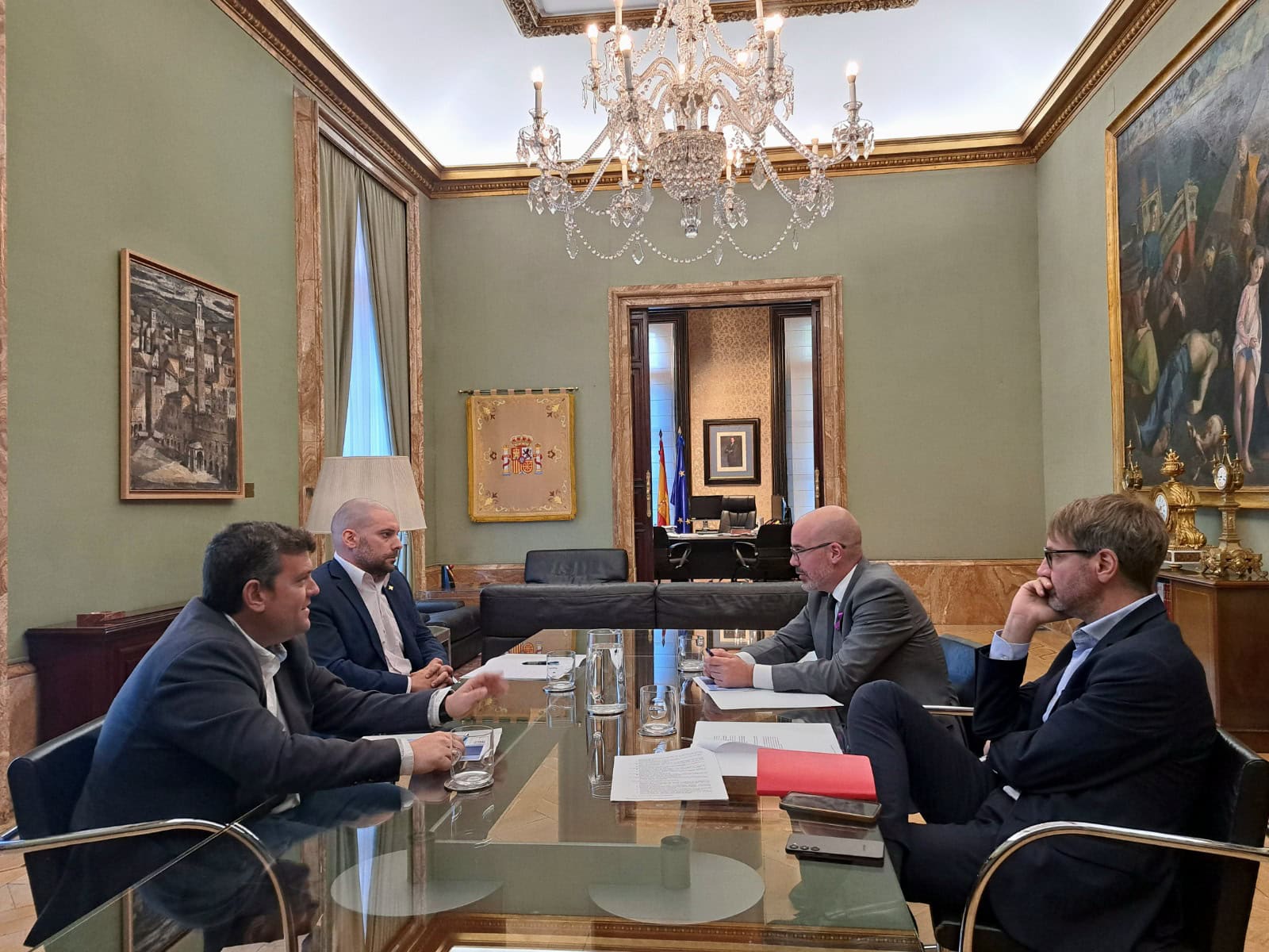delegado cpcm 1 El delegado del Gobierno recibe nuestro plan contra los 'narcopisos' en Lucero y estudiará la propuesta de Encuestas de Victimización delegado cpcm 1 El delegado del Gobierno recibe nuestro plan contra los 'narcopisos' en Lucero y estudiará la propuesta de Encuestas de Victimización