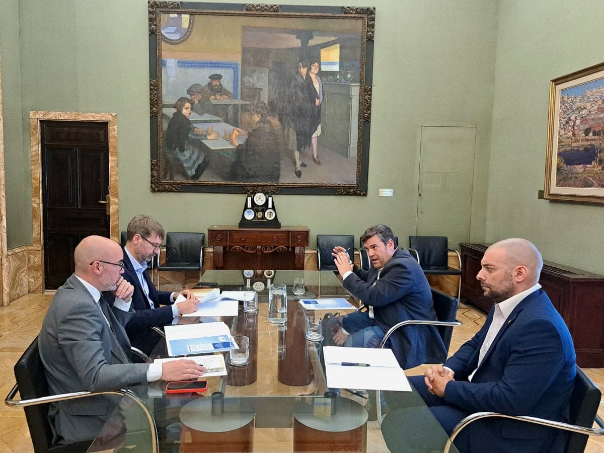 delegado cpcm 2 El delegado del Gobierno recibe nuestro plan contra los 'narcopisos' en Lucero y estudiará la propuesta de Encuestas de Victimización delegado cpcm 2 El delegado del Gobierno recibe nuestro plan contra los 'narcopisos' en Lucero y estudiará la propuesta de Encuestas de Victimización