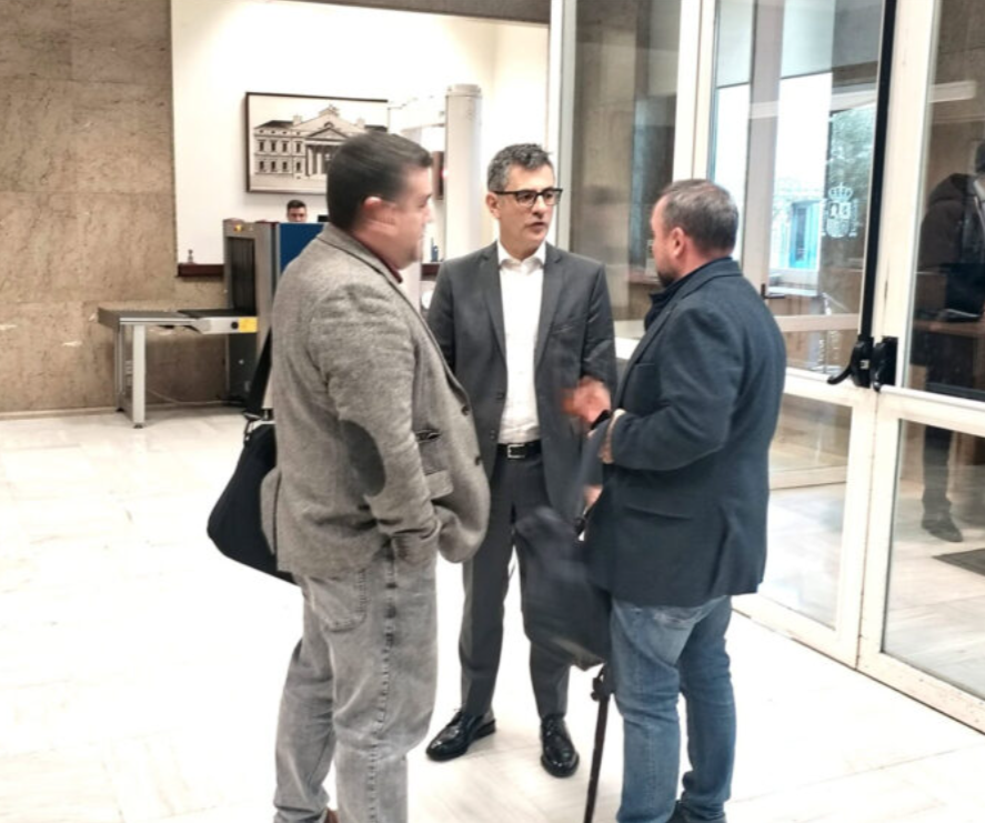 Conversación del ministro de Justicia con representantes de la Criminología en el Congreso