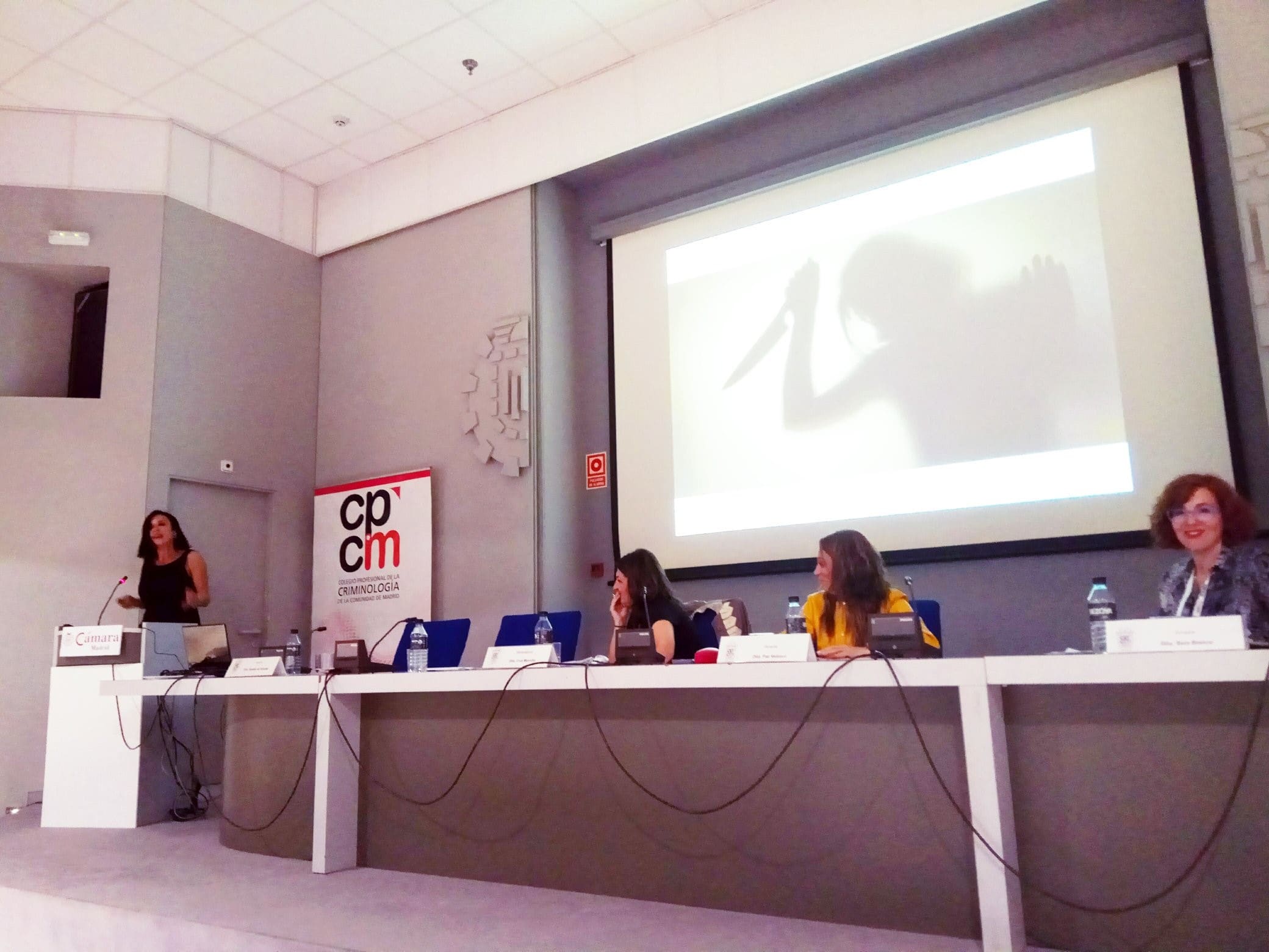 j2 RESUMEN JORNADA 'MUJER Y CRIMINOLOGÍA' DEL 26 DE ABRIL DE 2019 j2 RESUMEN JORNADA 'MUJER Y CRIMINOLOGÍA' DEL 26 DE ABRIL DE 2019