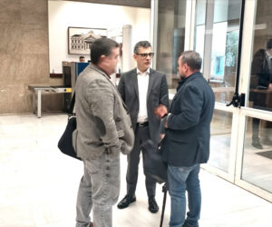 ministro bolanos cpcm ley criminologia 1 El Colegio logra el registro en el Congreso de una proposición de ley para regular la profesión El ministro Félix Bolaños conversa con Abel González y Ramón Chippirrás (CPCM) sobre la nueva regulación de la Criminología