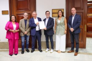 registro proposicion ley criminologia congreso interior Colegio de la Criminología de la Comunidad de Madrid Asistentes al registro de la Proposición de Ley que regula el ejercicio profesional de la Criminología, en el Congreso de los Diputados