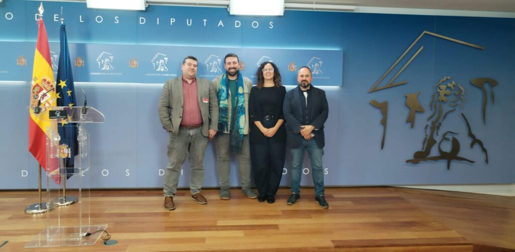 representantes cpcm sala prensa congreso diputados 1 El Colegio logra el registro en el Congreso de una proposición de ley para regular la profesión Representantes CPCM presentando las competencias y puestos profesionales de la nueva Ley de Criminología